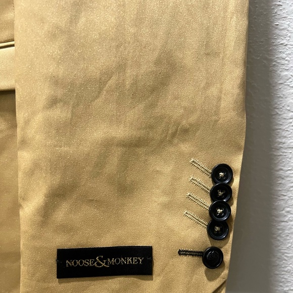 Noose and Monkey Gold and Black Men 2pc Suit Jacket And Vest - Size 42R - Picture 5 of 14